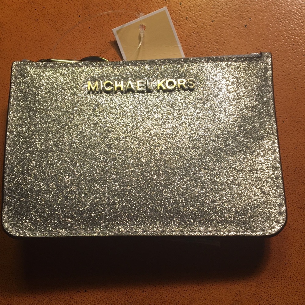 Michael Kors Sliver Leather Wallet(Jet Set Travel)
